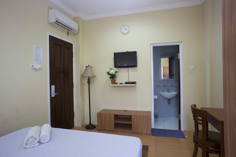Reddoorz @ Kwitang Hotel Jakarta Bagian luar foto
