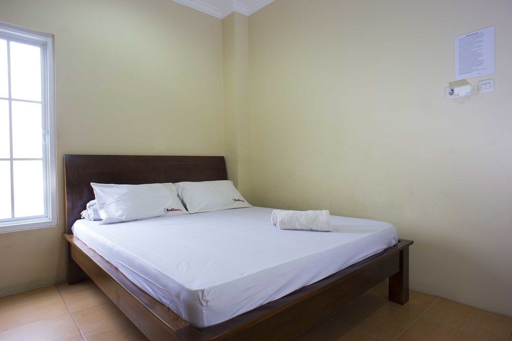 Reddoorz @ Kwitang Hotel Jakarta Bagian luar foto