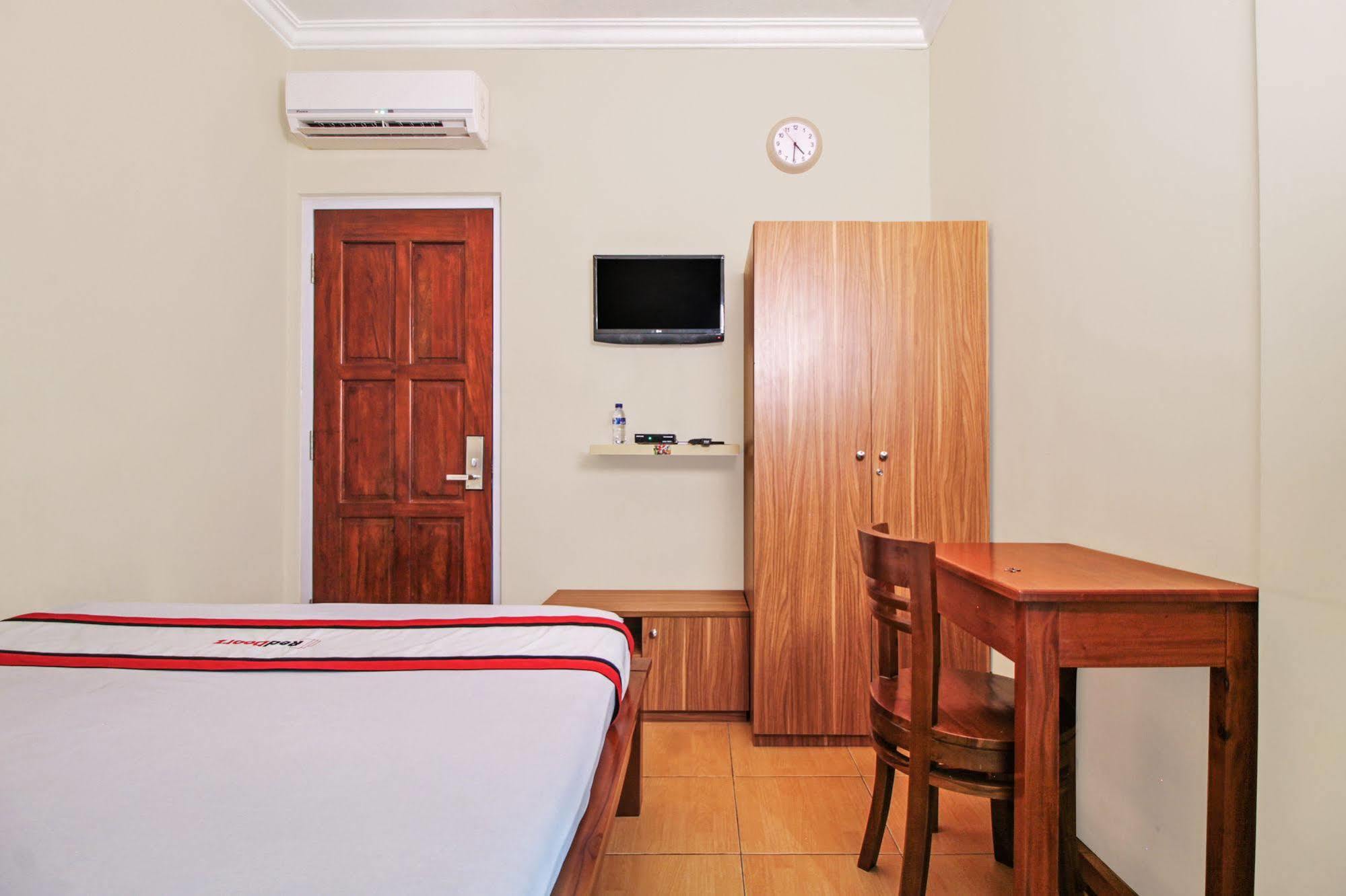 Reddoorz @ Kwitang Hotel Jakarta Bagian luar foto