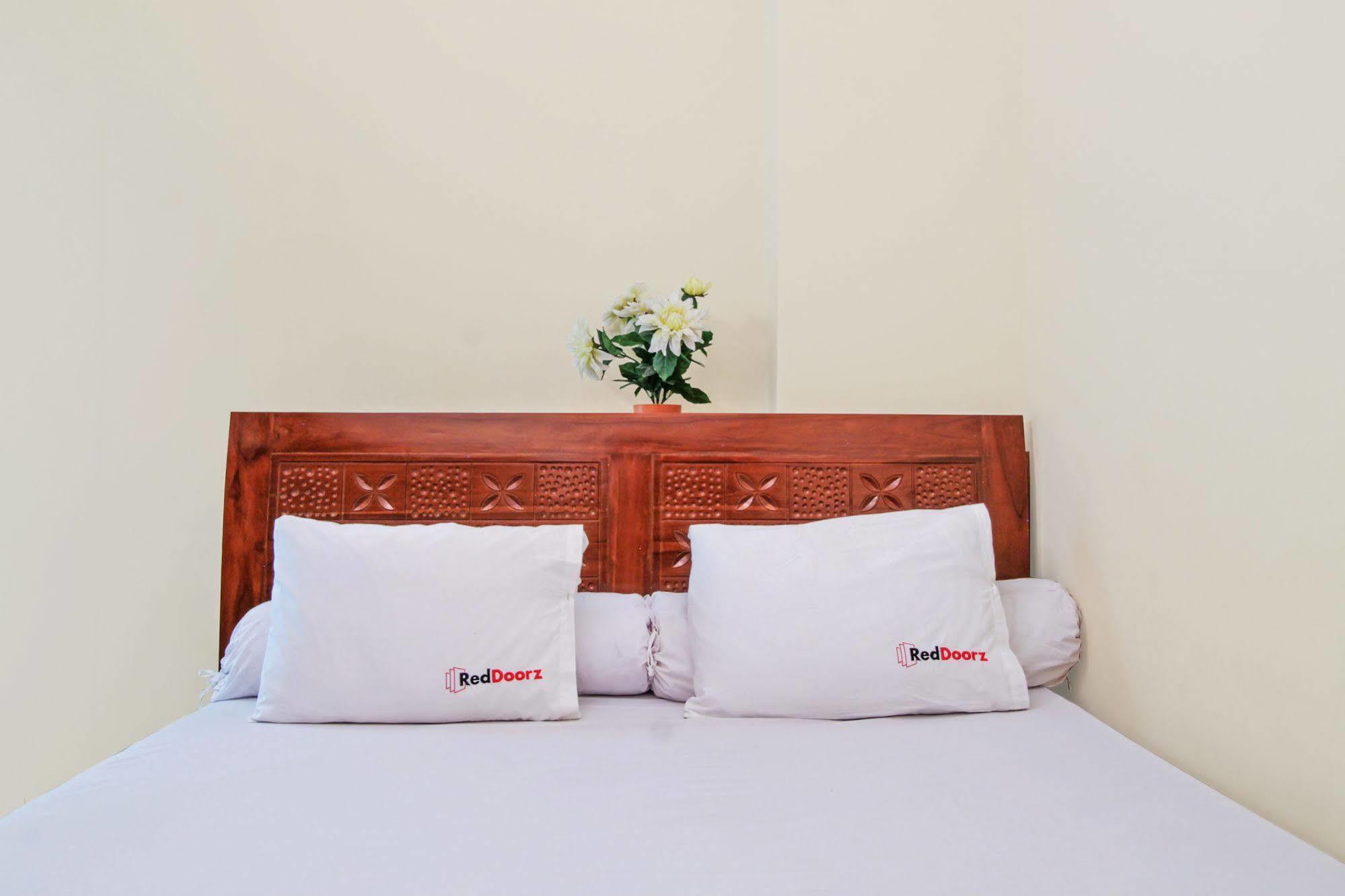 Reddoorz @ Kwitang Hotel Jakarta Bagian luar foto
