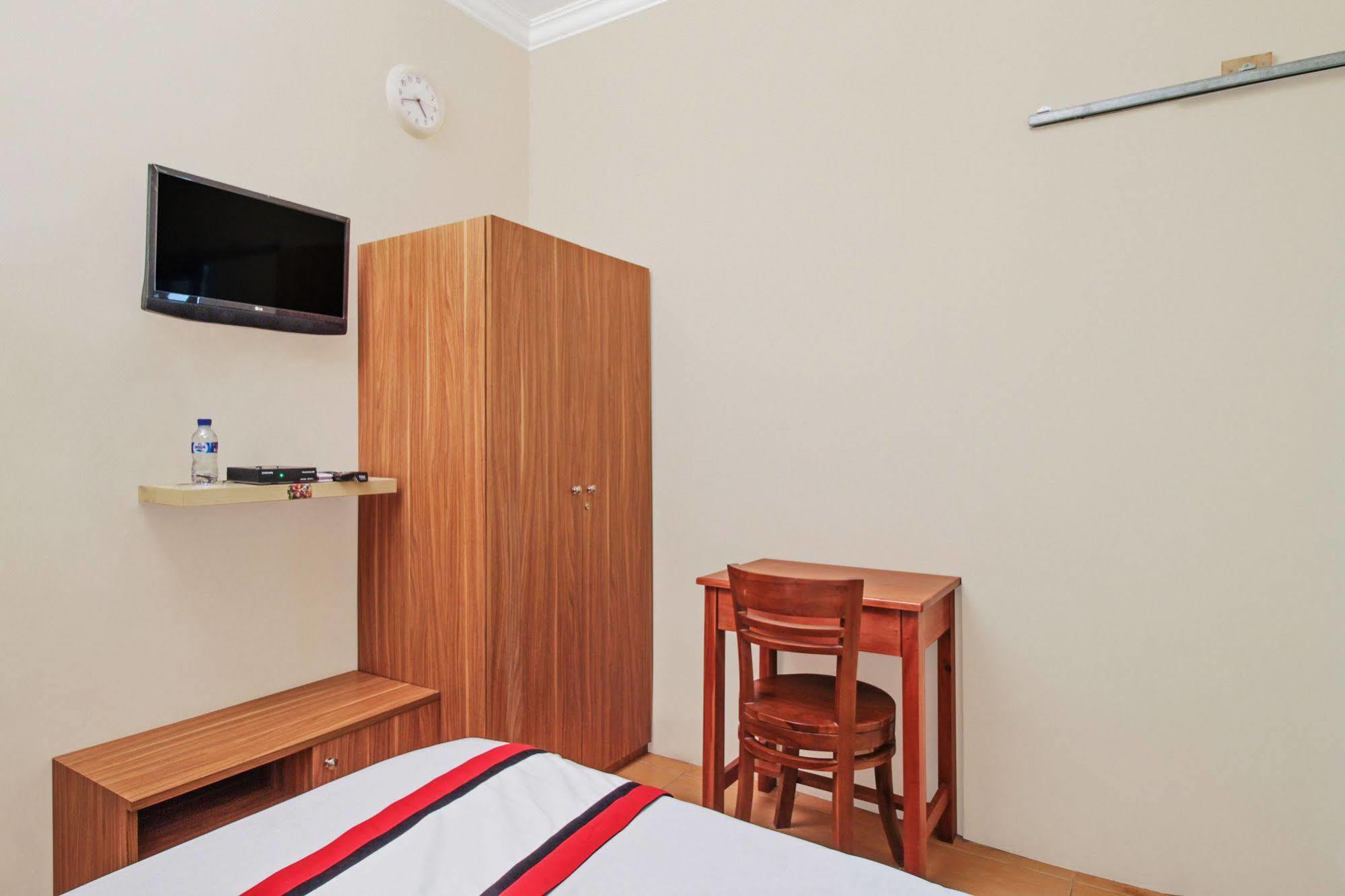 Reddoorz @ Kwitang Hotel Jakarta Bagian luar foto