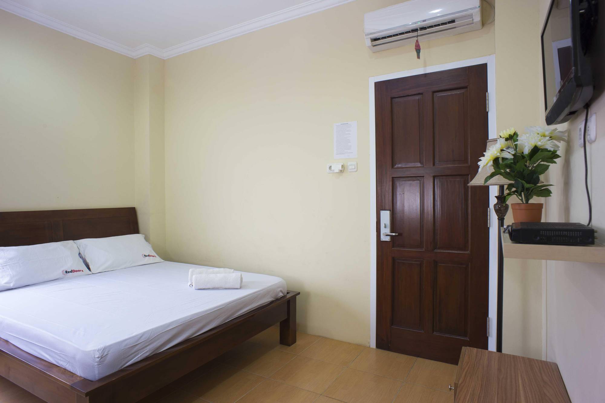 Reddoorz @ Kwitang Hotel Jakarta Bagian luar foto