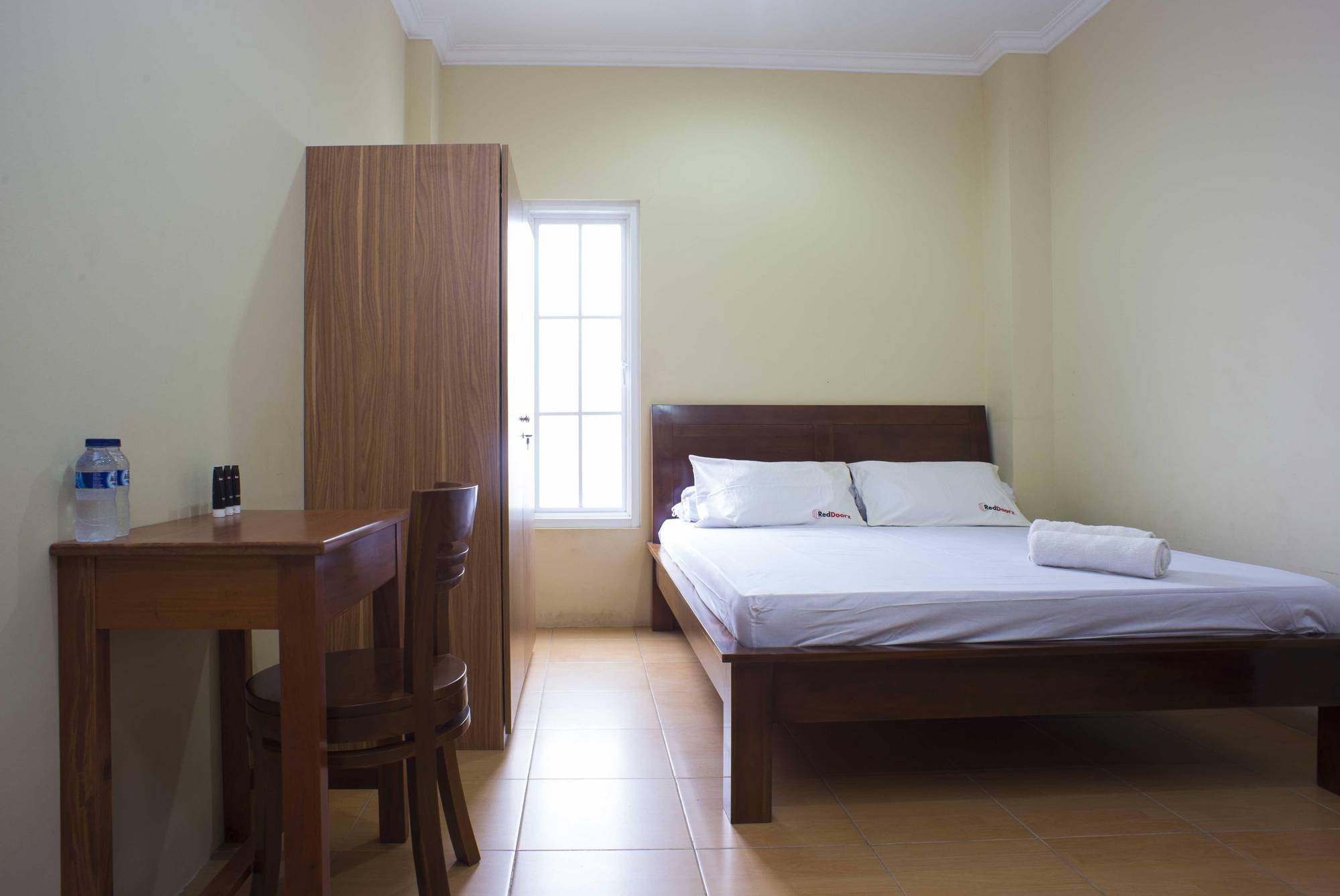 Reddoorz @ Kwitang Hotel Jakarta Bagian luar foto