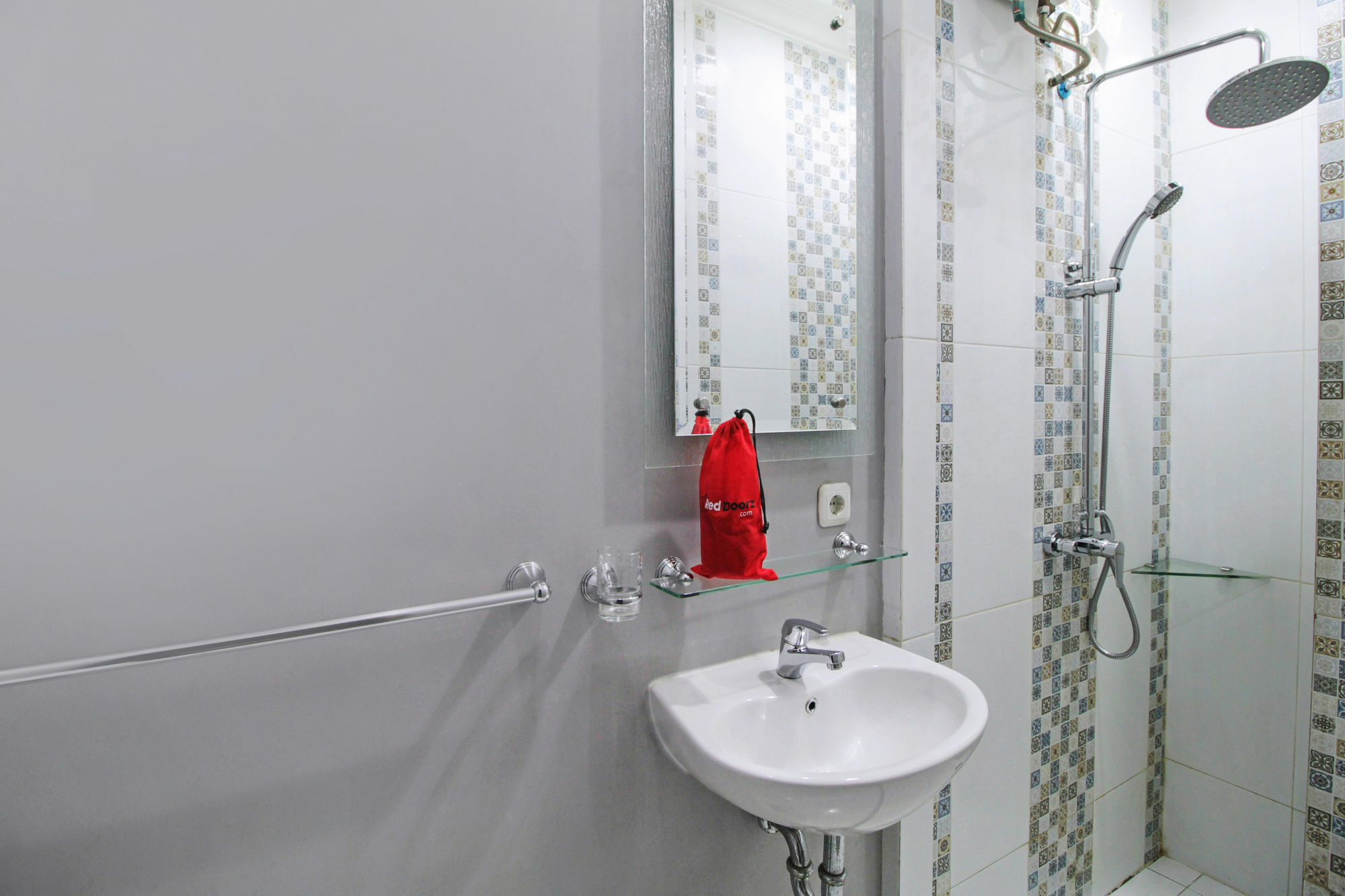 Reddoorz @ Kwitang Hotel Jakarta Bagian luar foto